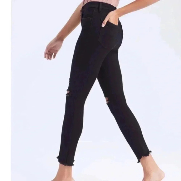 Abercrombie & Fitch Super Skinny Ankle High Rise Jeans Black Denim Distressed - Picture 3 of 7